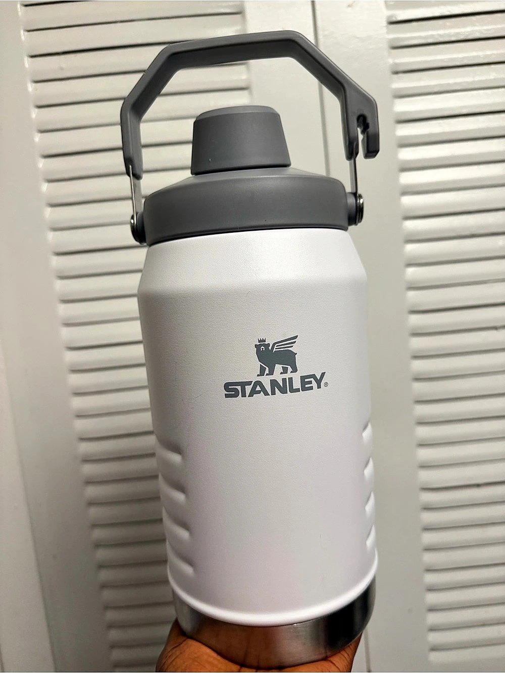 Stanley IceFlow Flip Straw Jug 70 oz White